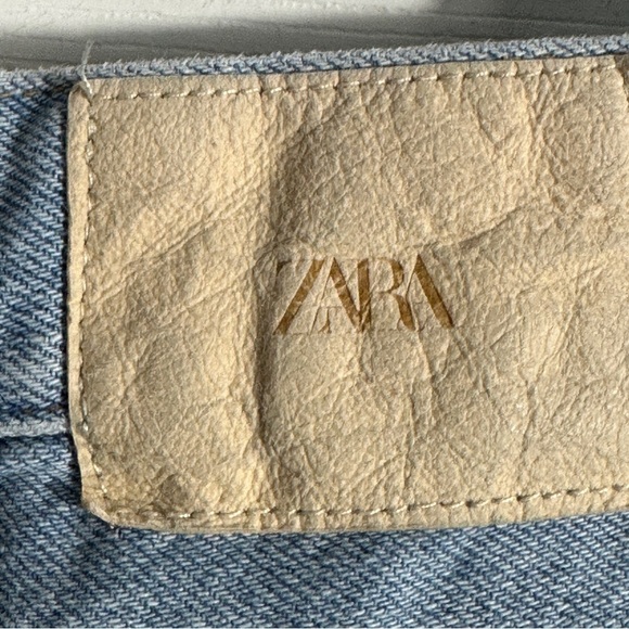 Zara wide leg jeans, size 2, distressed, trendy, spring, casual, denim, weekend - Picture 2 of 8